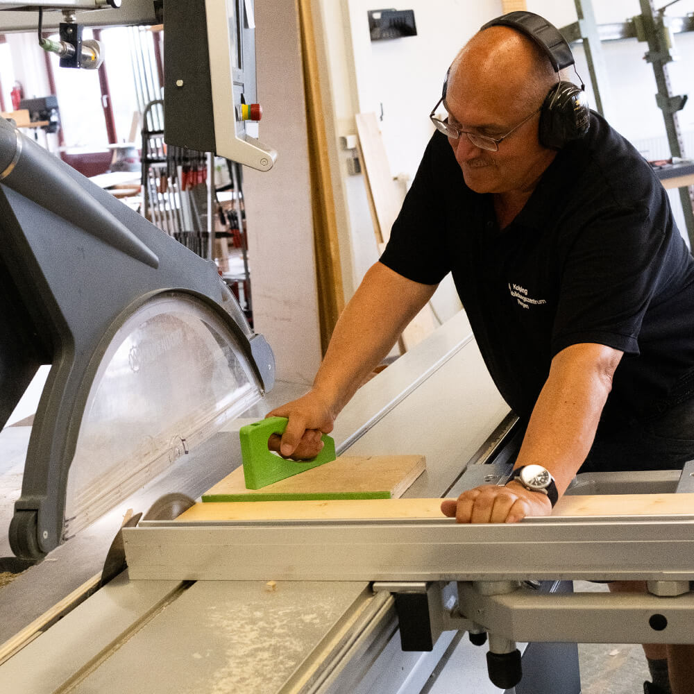 Vorführung Holzschneiden